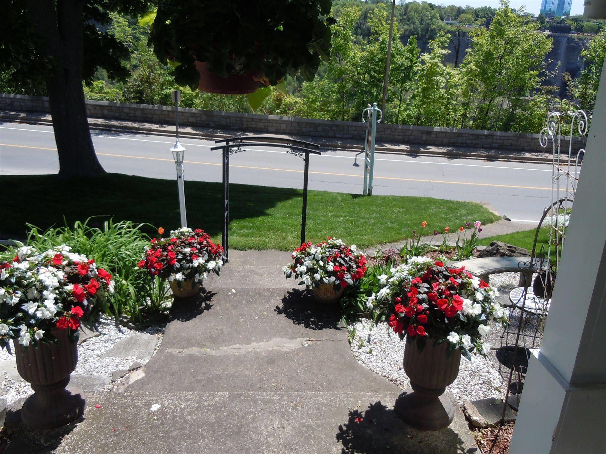 Glen Mhor Bed And Breakfast Niagara Falls Esterno foto